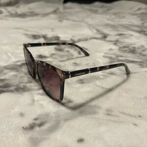 BEBE tortoise shell print sunglasses